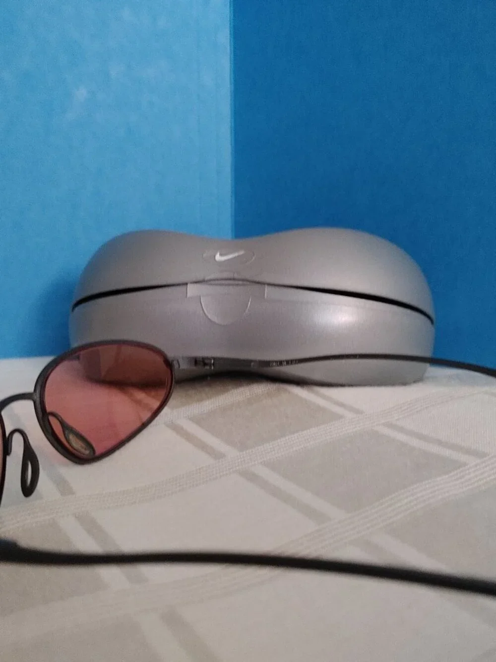 Vintage NIKE Oval Lenses & Black Metal Frames with NIKE Case